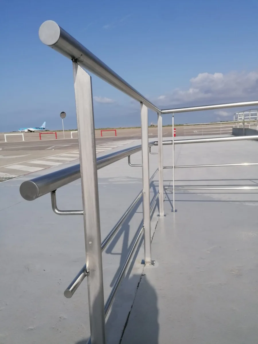 Barandilla Control de Acceso Aeropuerto de Menorca - imagen 3