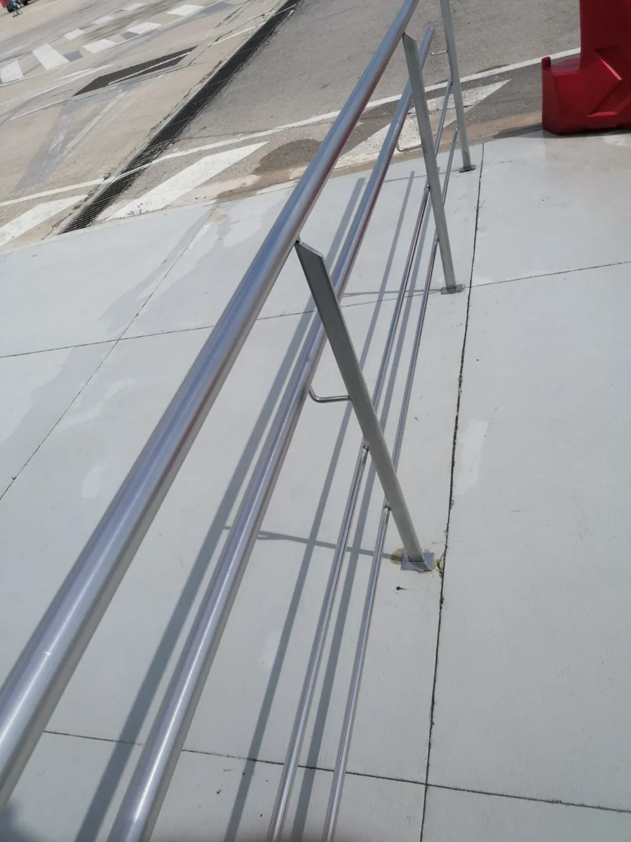 Barandilla Control de Acceso Aeropuerto de Menorca - imagen 6