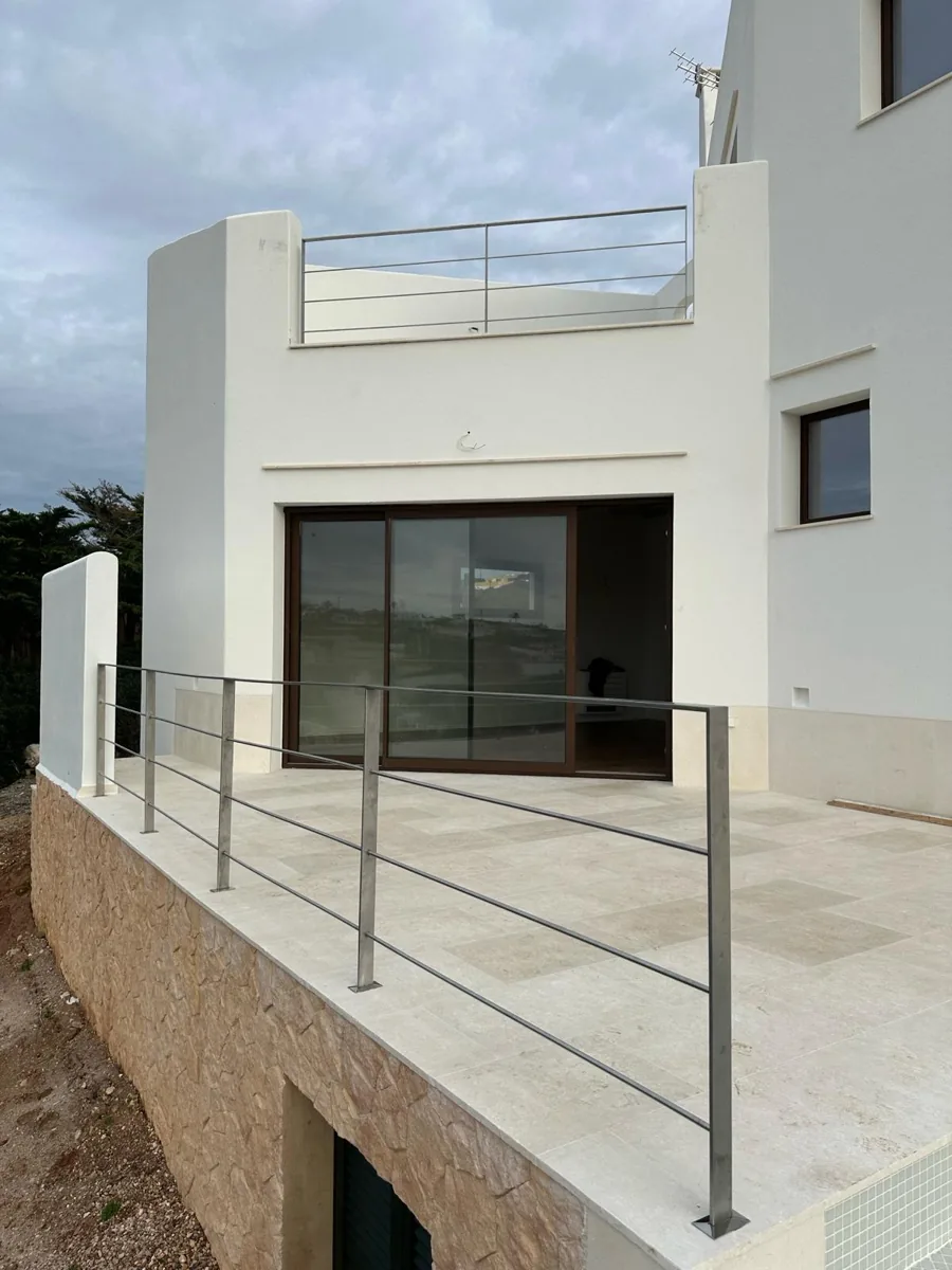 Barandillas exteriores para chalet en Cala Llonga en Cala Llonga, Menorca