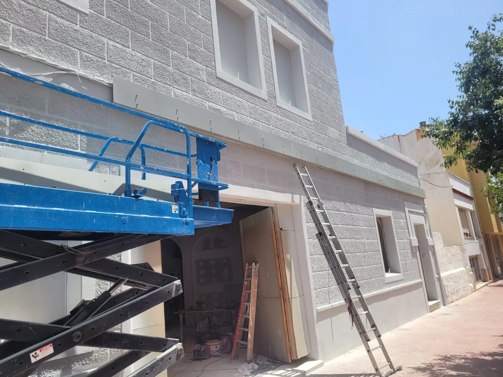 Cubre cables de fachadas - imagen 9