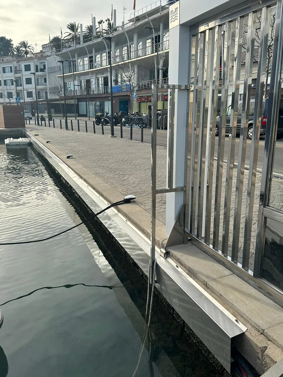 Cubre Fachada en Puerto de Mahón en Puerto de Mahón, Menorca
